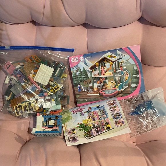 Lego Lot! Cool Ski Resort Building Set along with other legos in ziplock bag - Picture 13 of 16